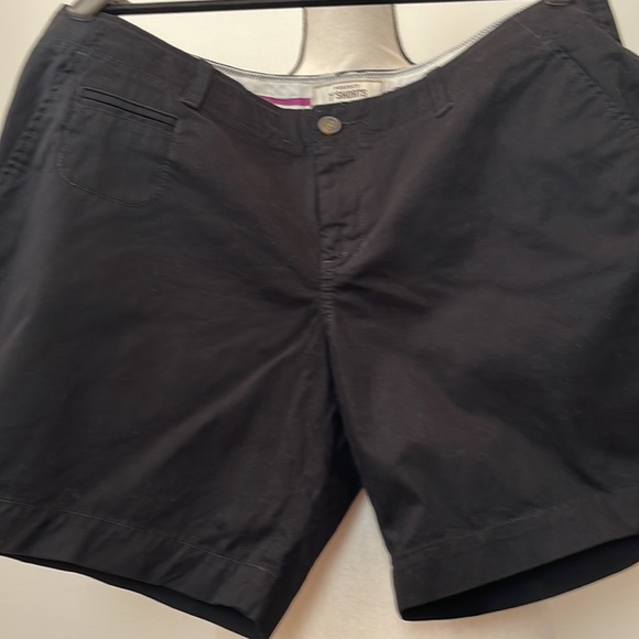 Old Navy Perfect Shorts Chino Shorts - Picture 7 of 15